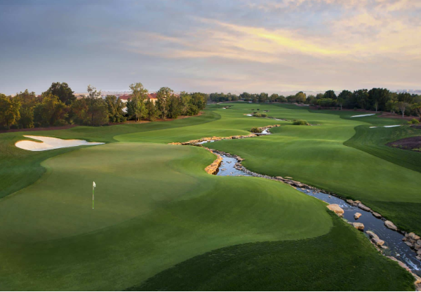 Why an 18 Hole Golf Course is Perfect for Weekend Golfers