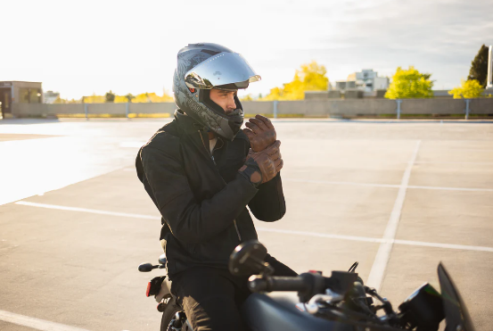 Essential Gear Every Motorcycle Rider Should Consider